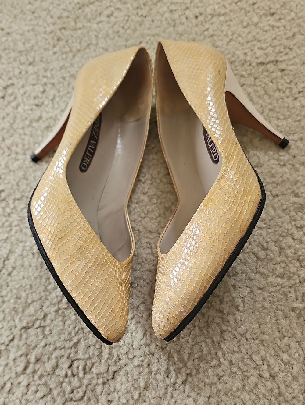 Martinez Valero Beige Snakeskin Pointed Toe Pumps 8M 3.75" Heels